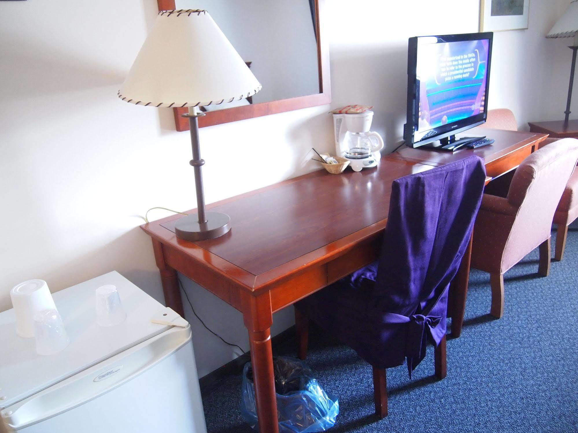 Moosomin Country Squire Inn Eksteriør billede