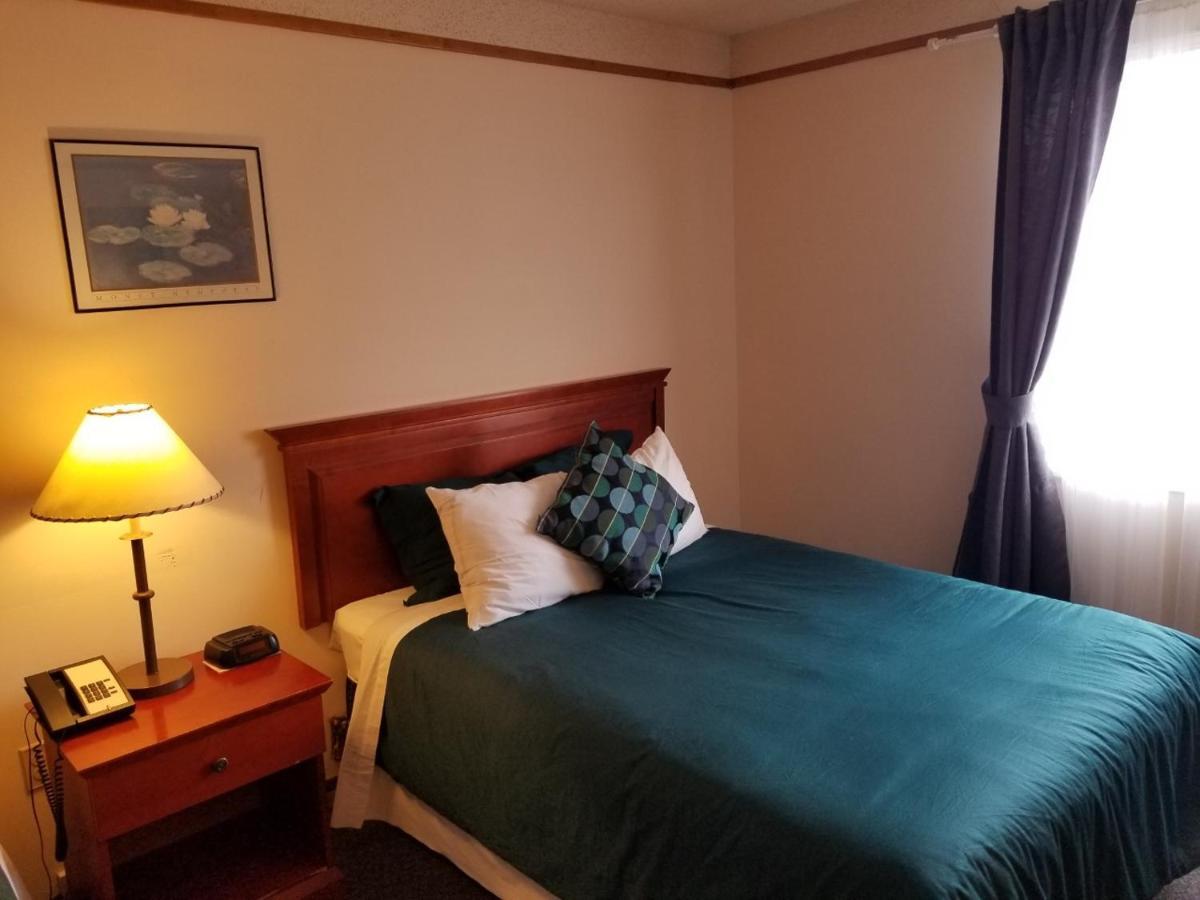 Moosomin Country Squire Inn Eksteriør billede