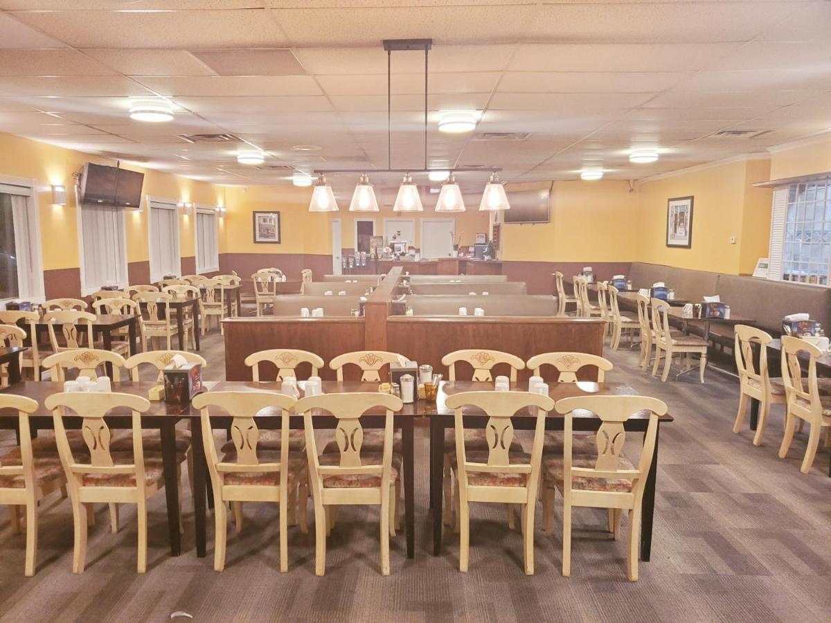 Moosomin Country Squire Inn Eksteriør billede
